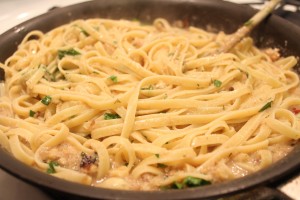 Fettuccine in pan