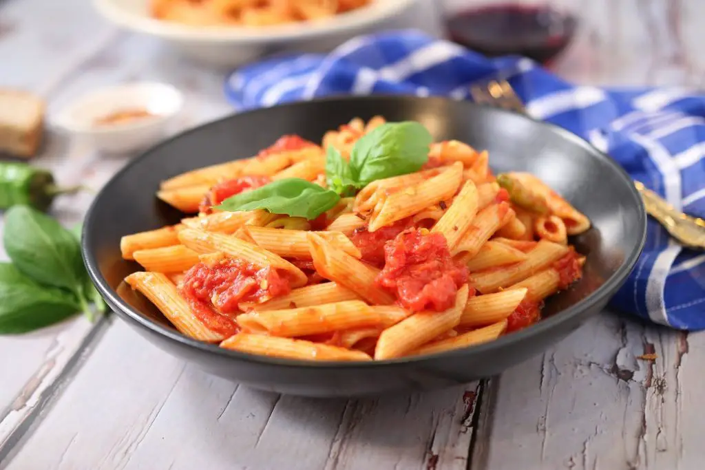 Casarecci Penne Pasta with Arrabbiata Sauce and Wooden Fork Kit