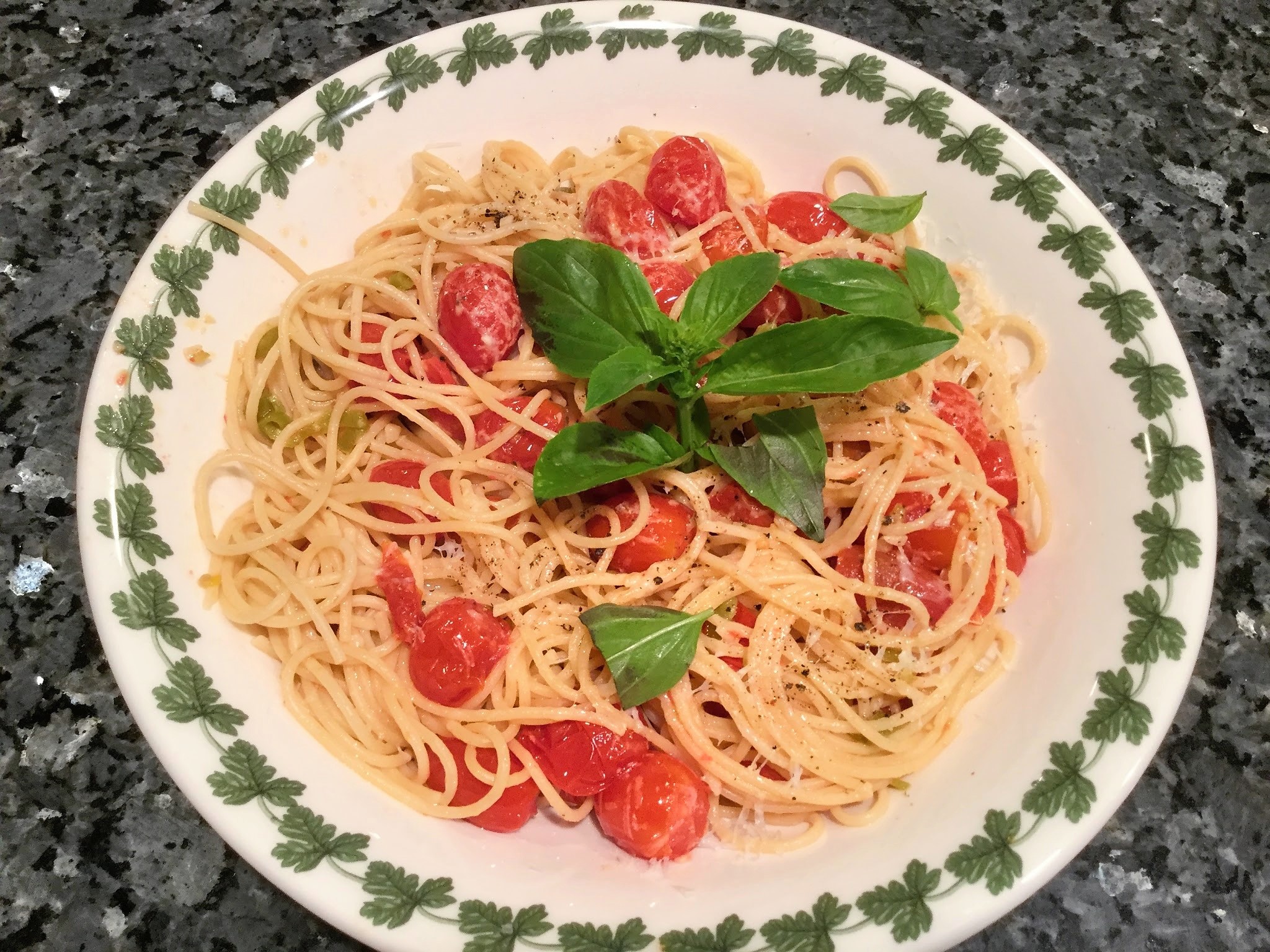 Spaghetti with Grape Tomatoes Recipe