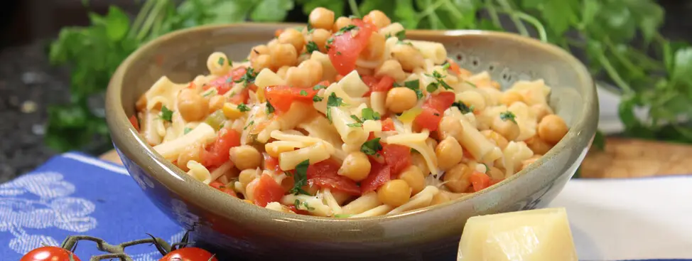Pasta with Chickpeas Recipe (red sauce version)
