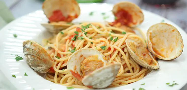 Pasta with Clams in Red Sauce