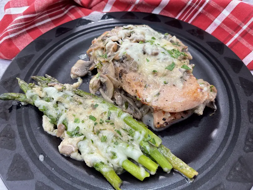 Chicken with Mushrooms and Asparagus in a Creamy Cheesy Sauce