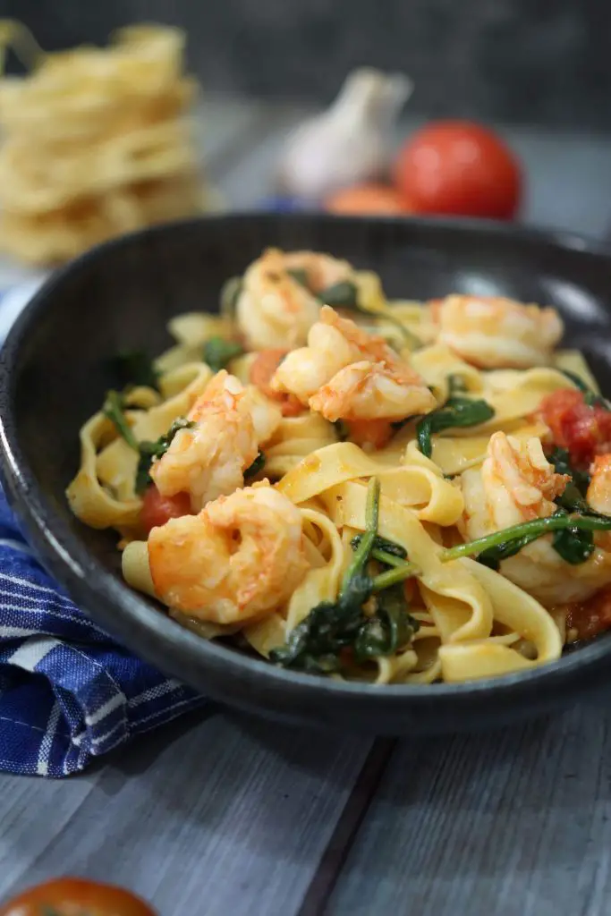 Fettuccine with Shrimp and Spinach